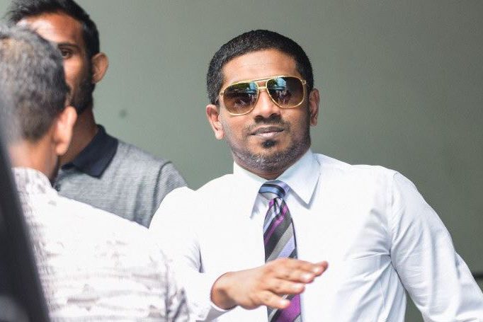 004 mahoof މިނިސްޓަރު އަހުމަދު މަހުލޫފު