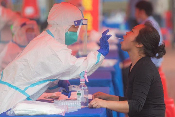 ދުނިޔޭގެ އެންމެ އާބާދީ ބޮޑު ޗައިނާގައި ކޮވިޮޑަށް ޕޮޒިޓިވްވާ މީހުންގެ އަދަދު ވަނީ އިންތިހާއަށް މަދުވެފައި