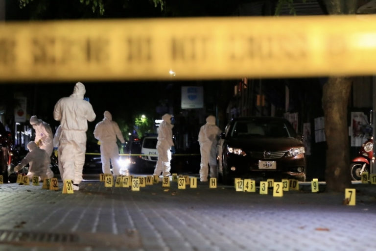 032 nasheed ރައީސް ނަޝީދަށް ހަމަލާ ދިން ސަރަހައްދުގައި ތަހުގީގު ޓީމުން ހަރަކާތްތެރިވަނީ