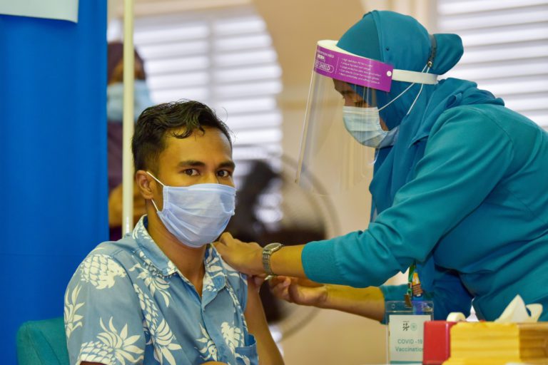 057 vaccine ކޮވިޑު ވެކްސިން ޖަހަނީ
