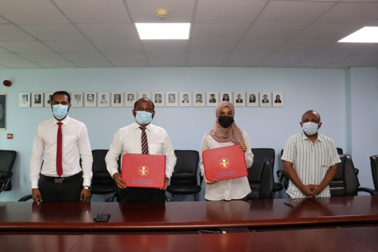 E44qz60UYAQ7fzX ތ ބުރުނީ ސުކޫލް