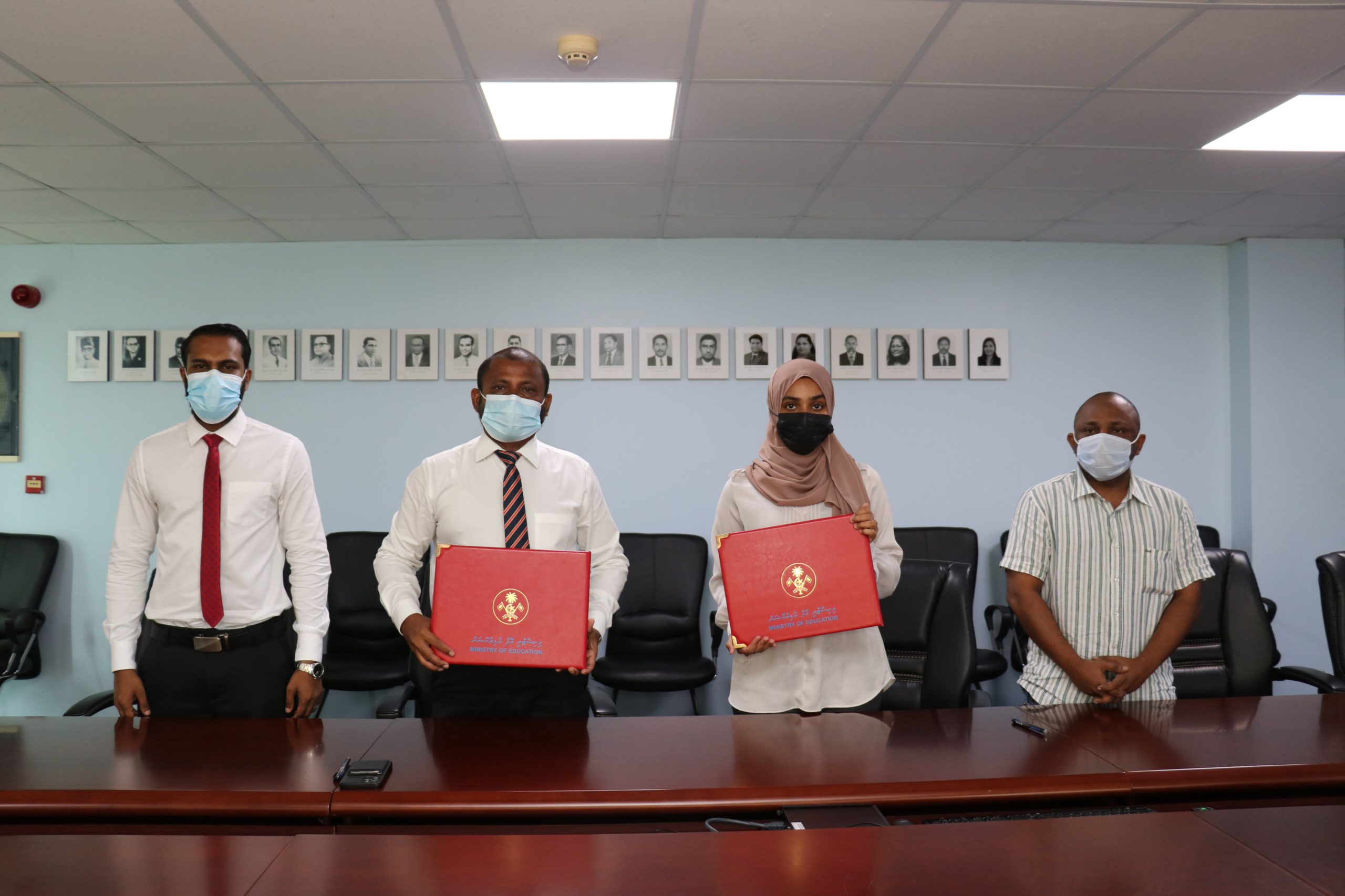 E44qz60UYAQ7fzX ތ ބުރުނީ ސުކޫލް