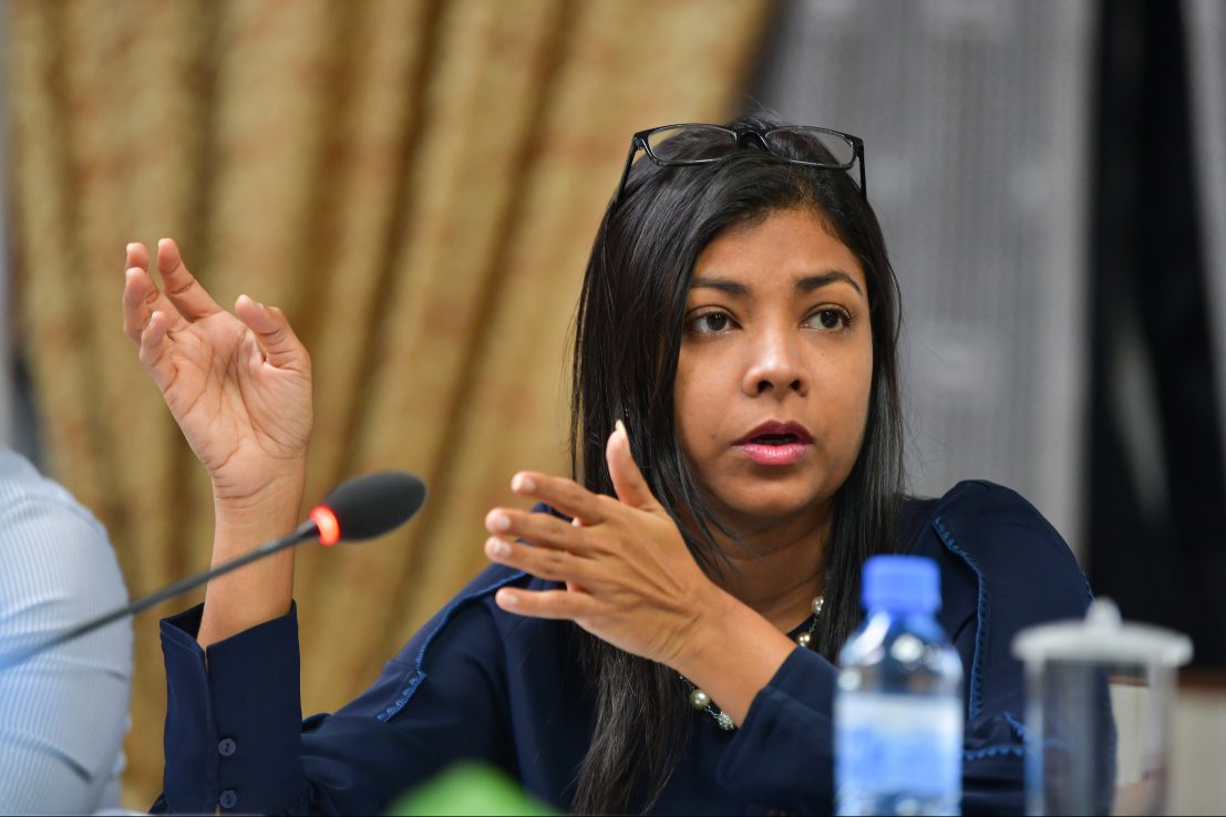 011 rozaina މެމްބަރު ރޮޒައިނާ އާދަމް