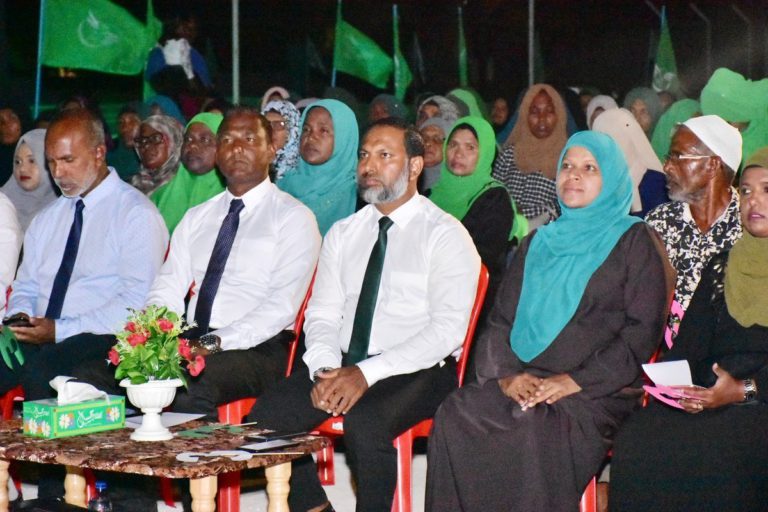 076 adhaalathu އަދާލަތު ޕާޓީގެ ޖަލްސާއެއްގެ ތެރެއިން