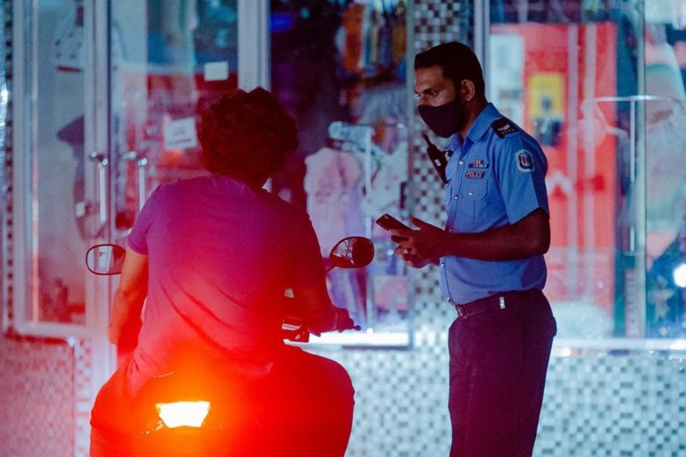 076 joorimanaa ފުލުހުން މާލެ މަގުމަތީގައި ހަރަކާތްތެރިވަނީ | ފޮޓޯ: ދުވަސް