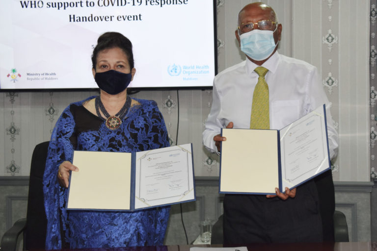 News(334) ސިއްހީ ދާއިރާއަށް ބޭނުންވާ ސާމާނު ޑަބްލިއުއެޗްއޯއިން ހަދިޔާ ކުރުން