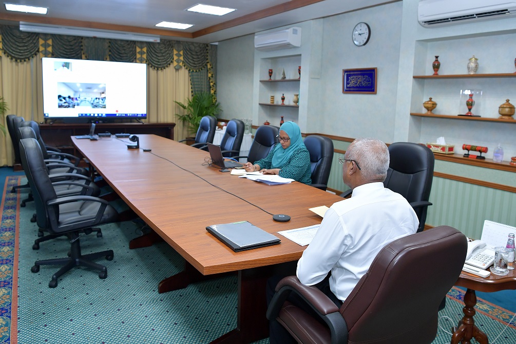 049 raees އައްޑޫ ސިޓީ ކައުންސިލާއިއެކު މިއަދު ރައީސް ބޭއްވެވި ބައްދަލުކުރެއްވުމުގެ ތެރެއިން