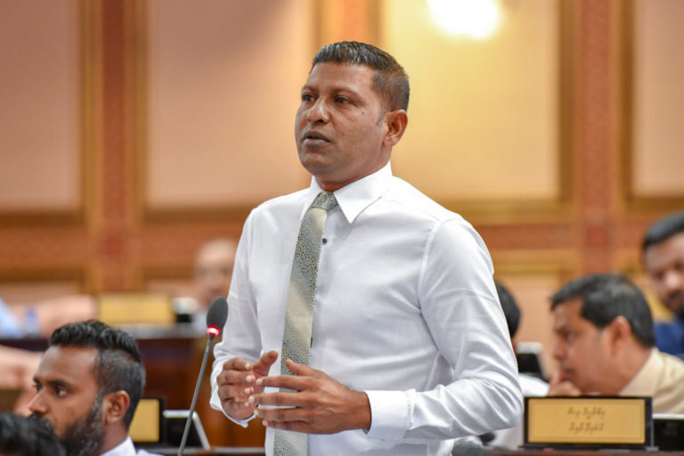 ރައްޔިތުންގެ މަޖިލީހުގެ މިލަންދޫ ދާއިރާގެ މެމްބަރު އަލީ ރިޒާ