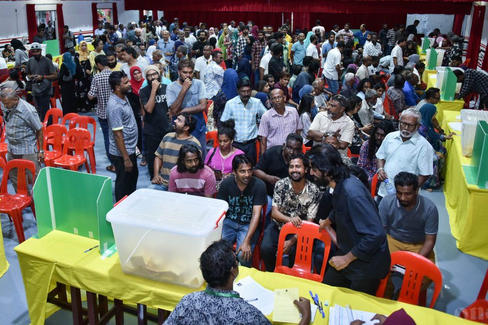 064 mdp މިއަހަރު ކުރިއަށްދިޔަ އެމްޑީޕީގެ އިންތިހާބުގެ ތެރެއިން(ފައިލް: ފޮޓޯ