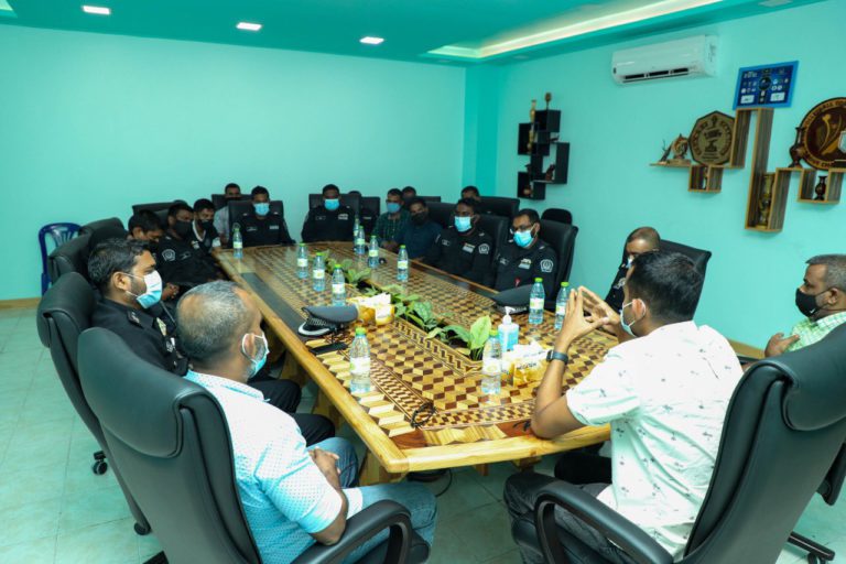 E6GupoCUcAgtkfm ކަރެކްޝަންސްގެ އިސްވެރިން(ފައިލް)