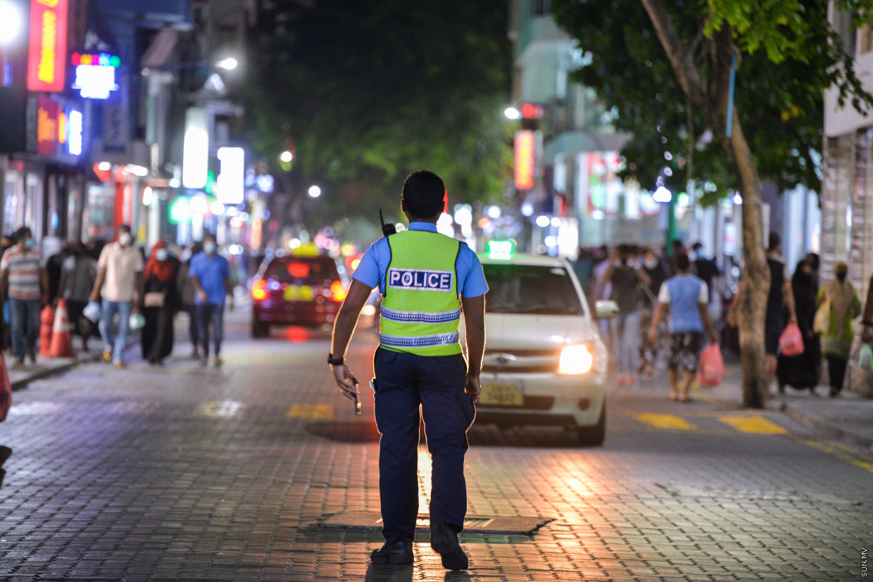 103 male magumathi ޗުއްޓީ ދުވަސްވަރާއި ދިމާކޮށް ވައްކަމުގެ މައްސަލަތައް އިތުރުވާތީ ސަމާލުވާން ފުލުހުން އިލްތިމާސްކުރޭ| ފޮޓޯ: ސަން