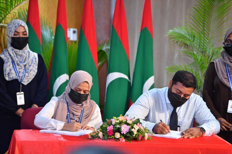 23 ރަށެއްގައި ފެނާއި ނަރުދަމާ ގާއިމްކުރުމުގެ އެއްބަސްވުމުގައި ސޮއިކުރުމުގެ ރަސްމިއްޔާތުގެ ތެރެއިން