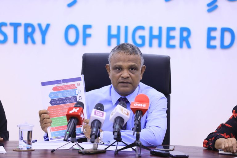 ހަޔާ އެޑިއުކޭޝަން މިނިސްޓަރު ޑރ. އިބްރާހިމް ހަސަން