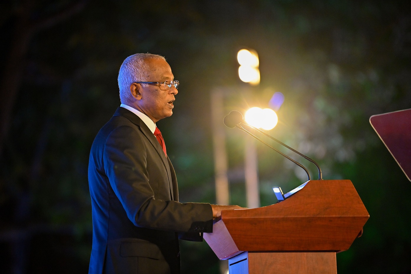 ރައީސް އިބްރާހިމް މުހައްމަދު ޞާލިހު އެއްބައިވަންތަކަމުގެ ދުވަހުގެ ޖަލްސާގައި ވާހަކަފުޅު ދައްކަވަނީ