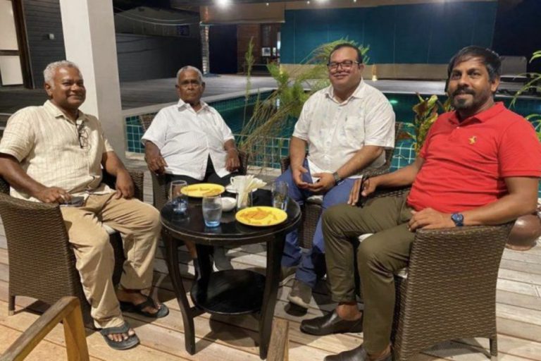 ރައީސް ސޯލިހްގެ މަންދޫބުންނާ ޗަމްޕާ މުހައްމަދު މޫސާ (އުއްޗު) ބައްދަލު ކުރައްވަނީ