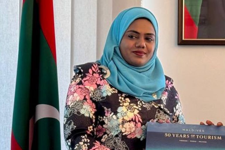 392891_3_c92cea58707ac7cbab18b48db942cd2a19665a11_large