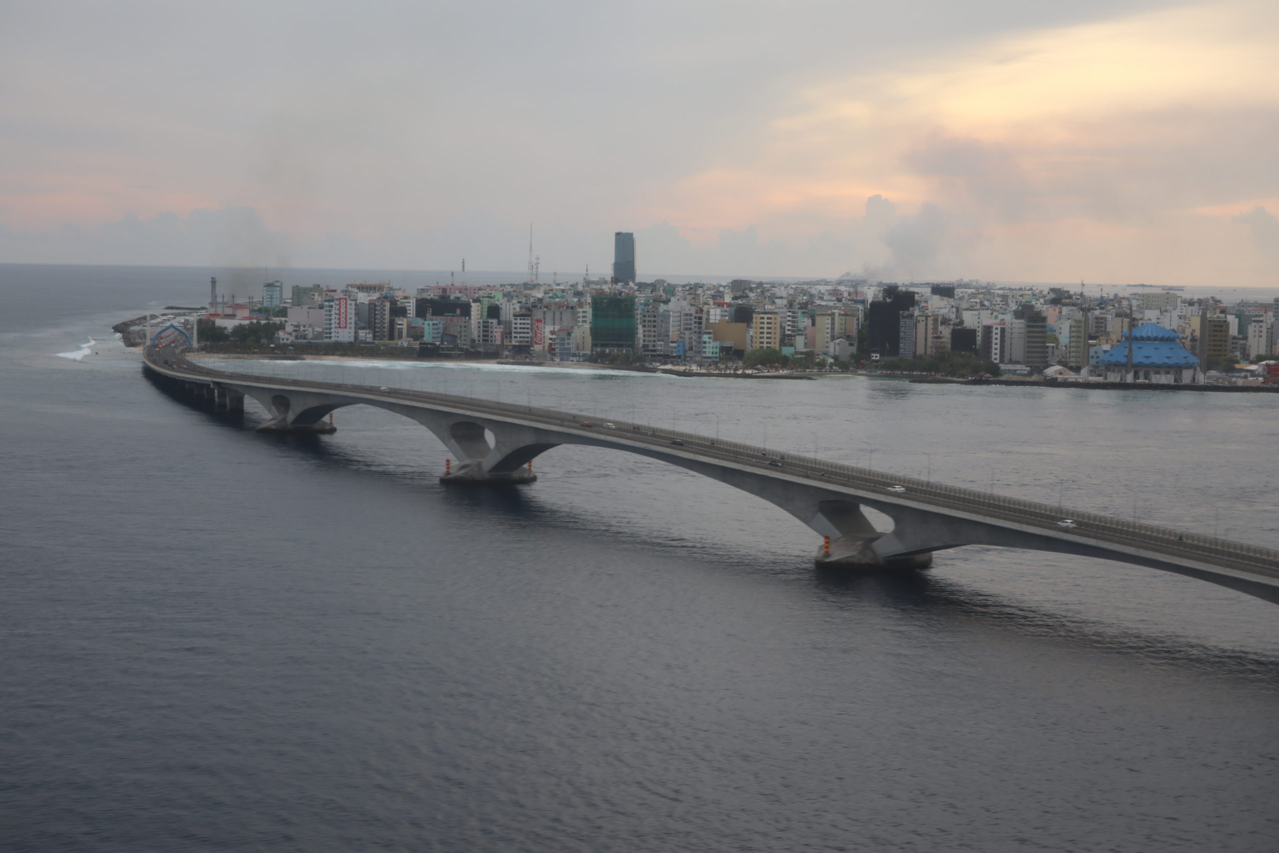Aerial_view_of_the_Sinamalé_Bridge