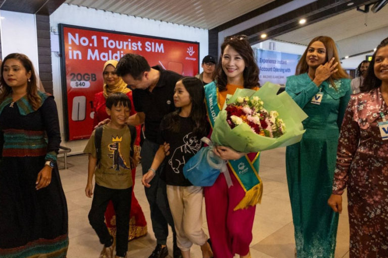 big_2YaSuG3x3koeFlMue13GvNgpe