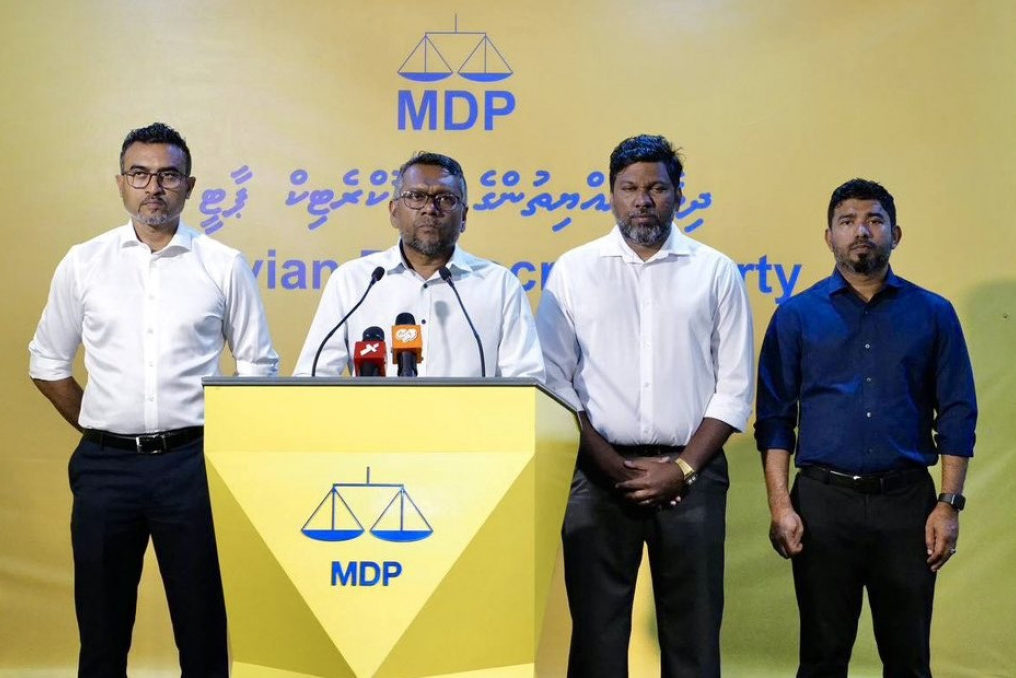 big_MYujWXN6L7e1cqJunv9GydgSY