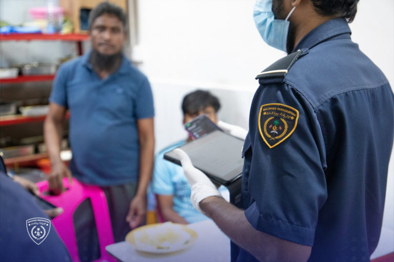 large_172663906841HV7u