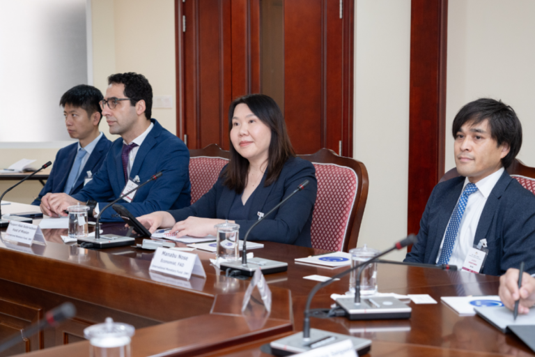 large_173935082832av6W