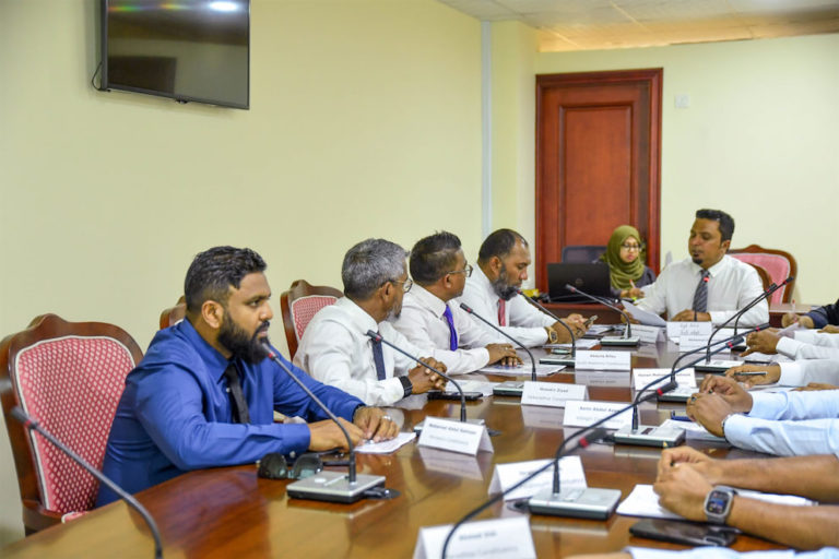 large_173943373858g8oq