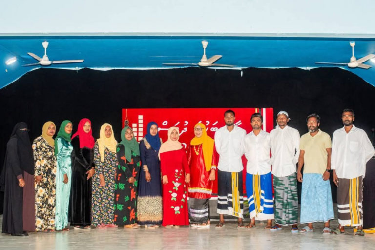 large_1740480263515Ehs