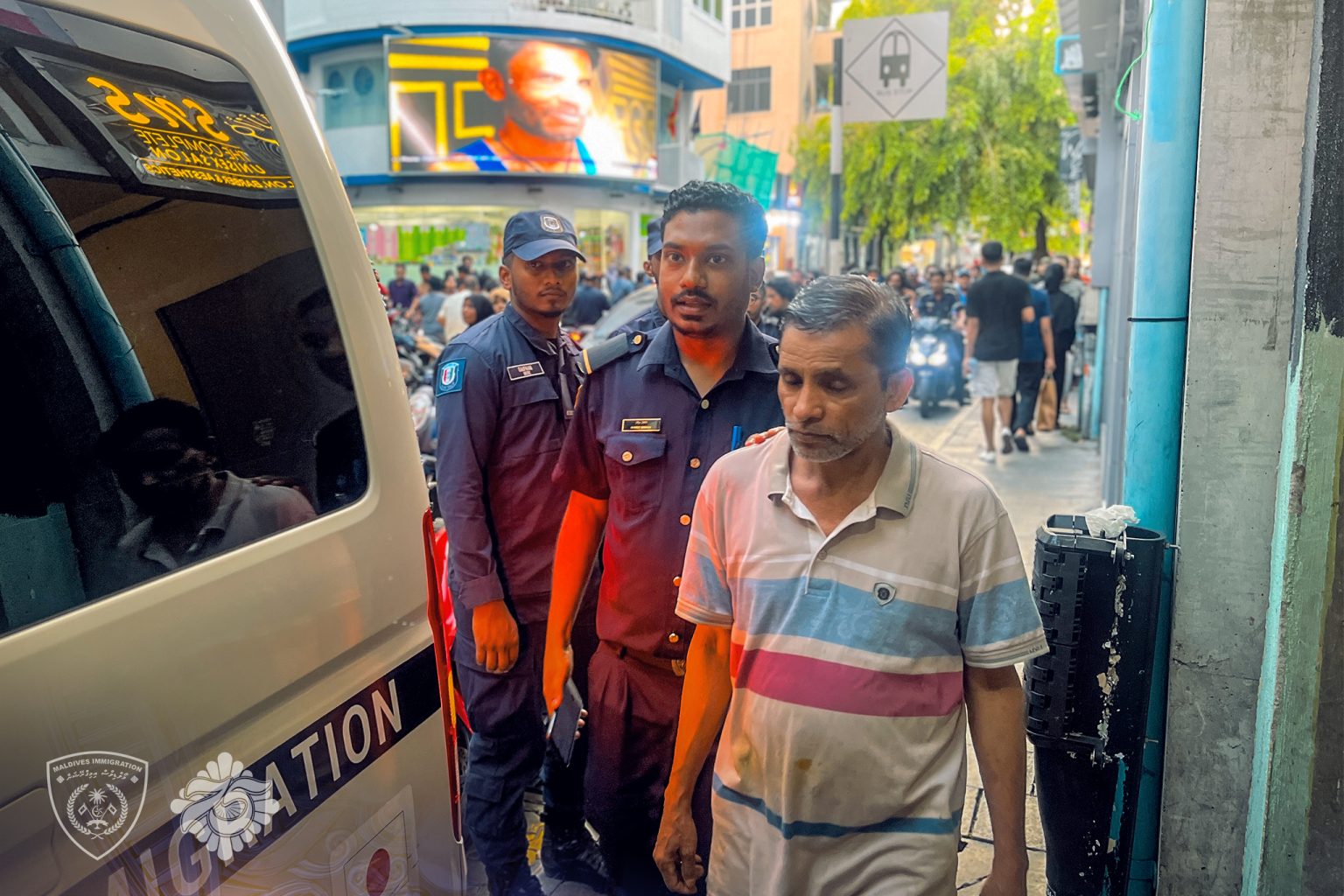 Gn53UPKawAAtZ-Y-1536x1024