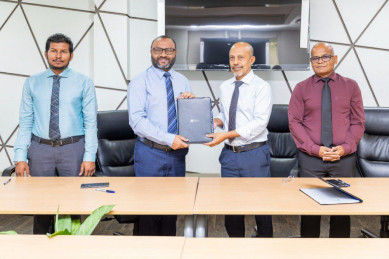 big_sZe11UgRtyYnKnafSm3R7Nbm9