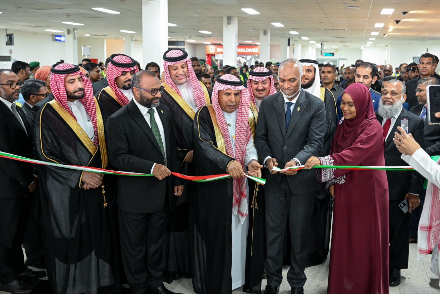 Gr3QBj5XkAA6FnL-1536x1025