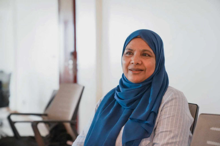 big_V6bDYEFpYMMwQHx6GrKLaoZlL