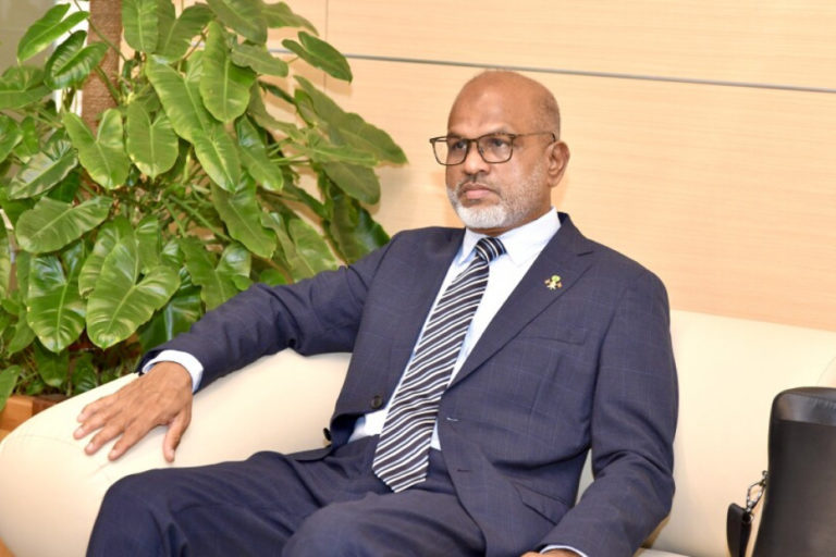 big_eZwOLpLaLdXvYRBC4mwXrN5c2