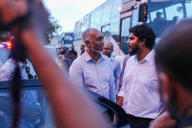 large_174072444620S4hF