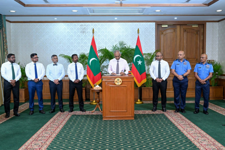 large_174815689036MvNx