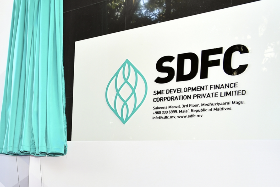 large_162624232912F5xm