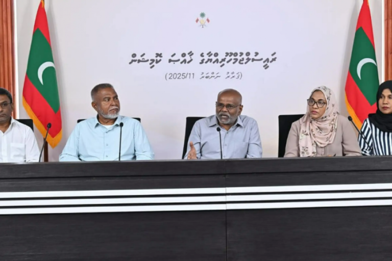 large_174875504749bXNu