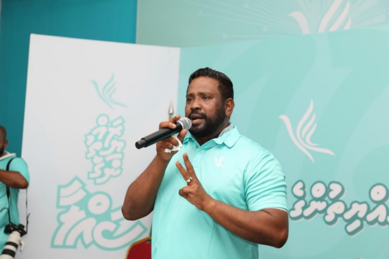 large_17500972466ct2U