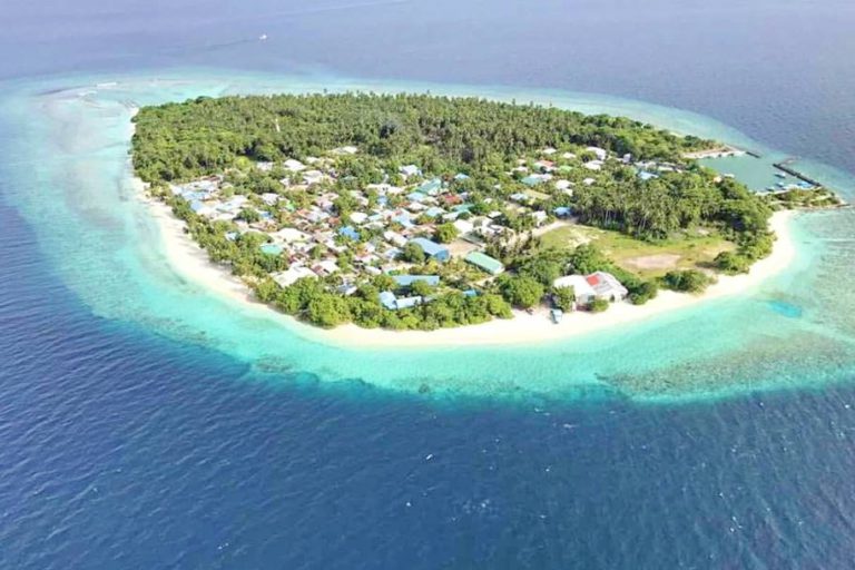 maalhos-island-aerial