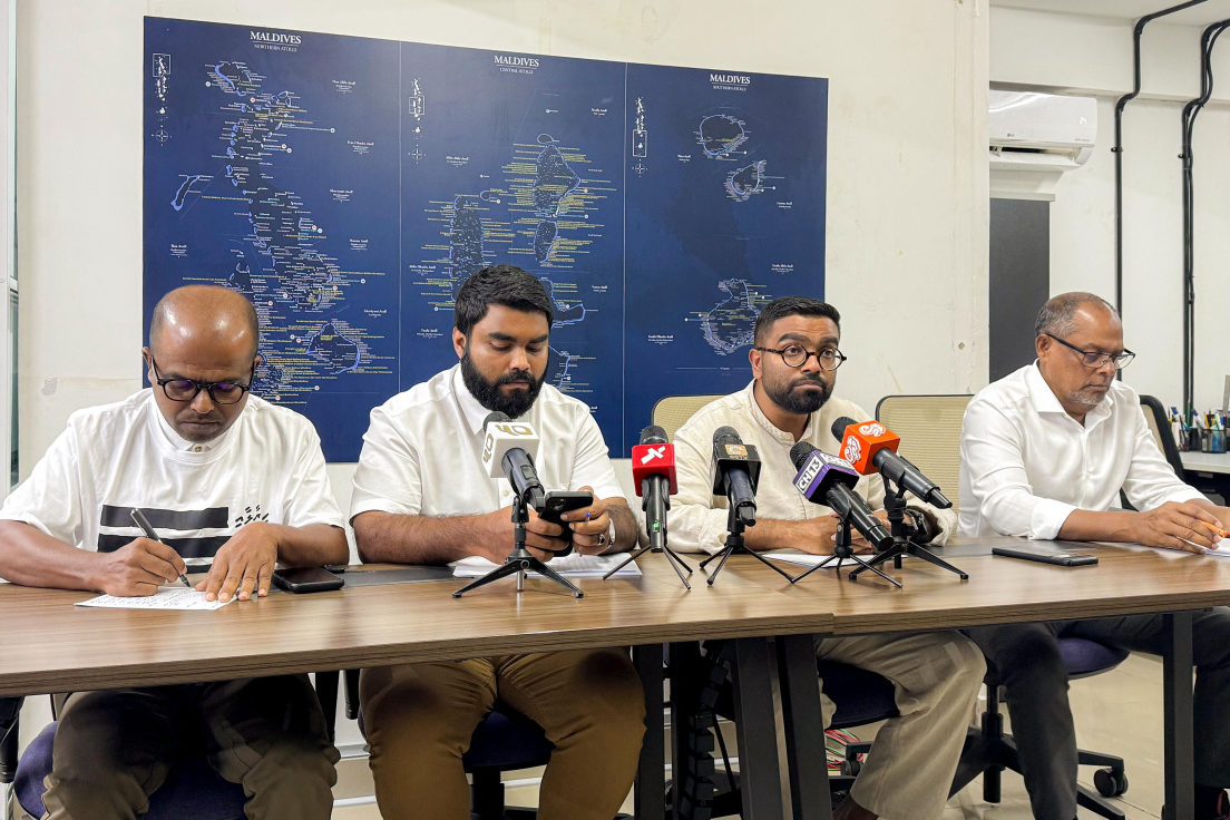 425143_3_b76d5cdde5f0d9bc9772b22f38a050a756d83583_large